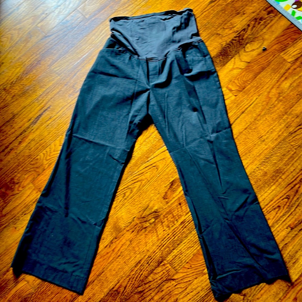 Gap maternity pants size 6a